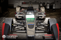 InstaForex - Official Partner of Dragon Racing